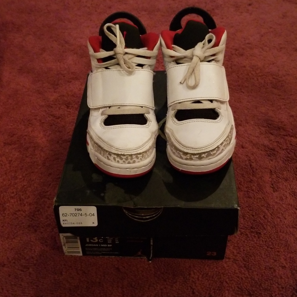 Sneakers